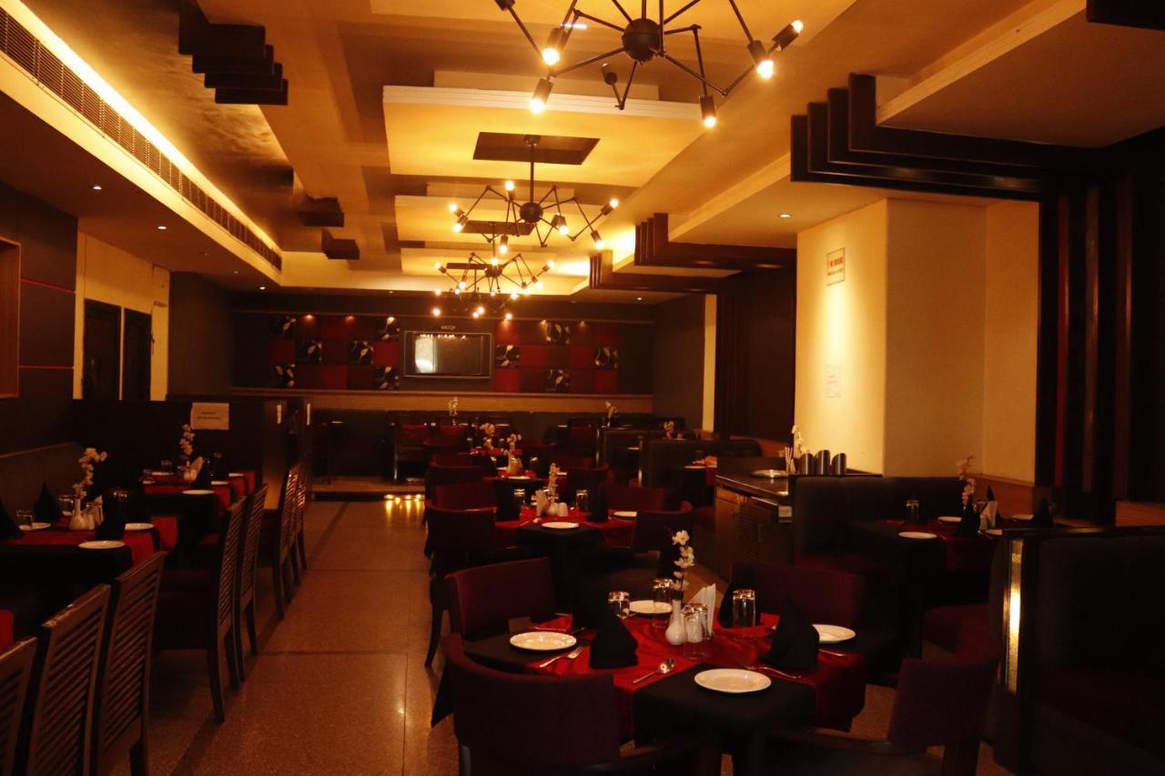 Hotel Parbhat Inn Panchkula Zewnętrze zdjęcie
